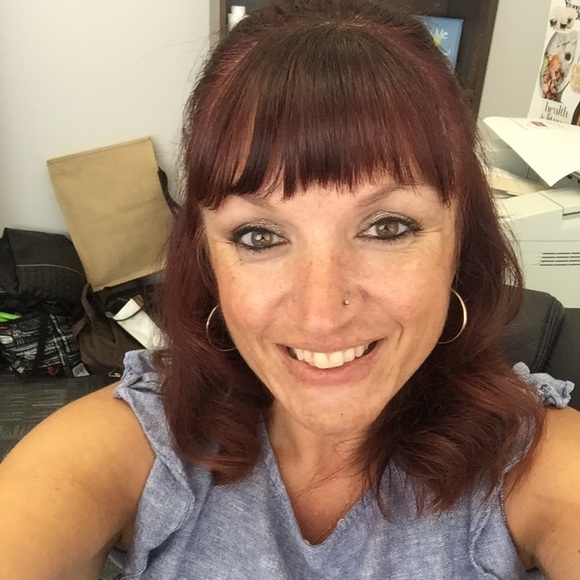 Meet your Posher, Holly - Picture 1 of 1